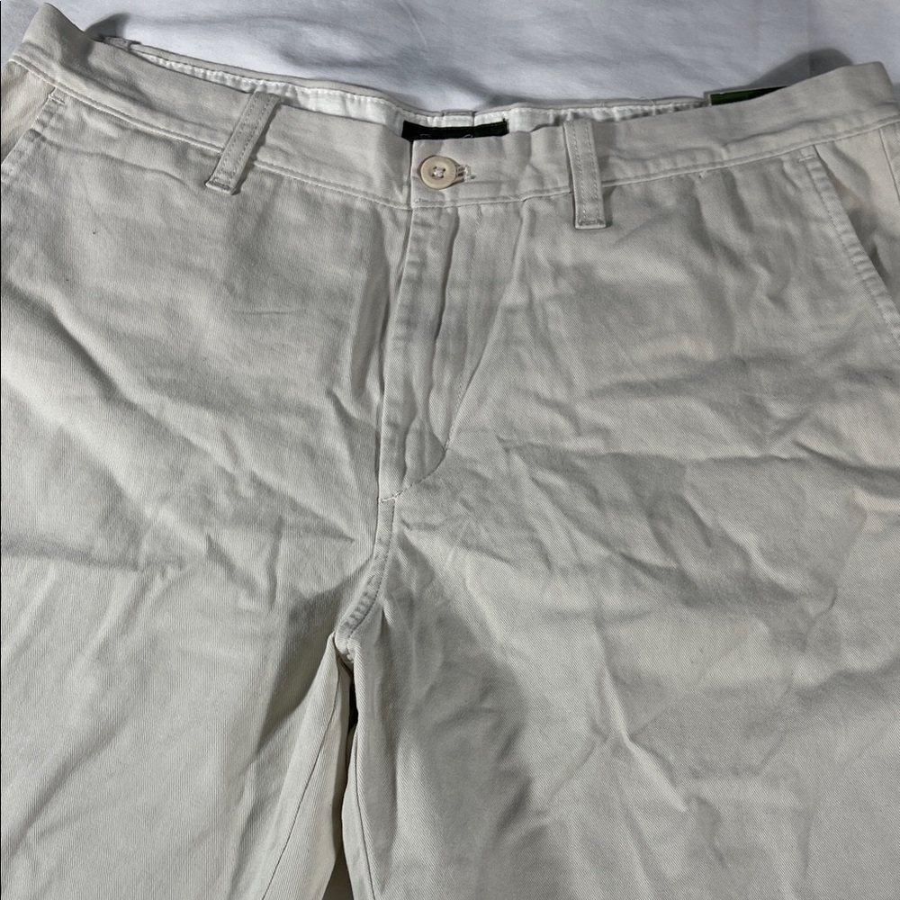 Eddie Bauer mens stone khaki rugged flat front 9.5" chino shorts - size 35